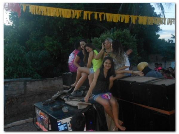 Blocos Beija Eu e Só Amigos deixam as pessoas fascinadas ao desfilarem pelas ruas de Inhuma - Imagem 96