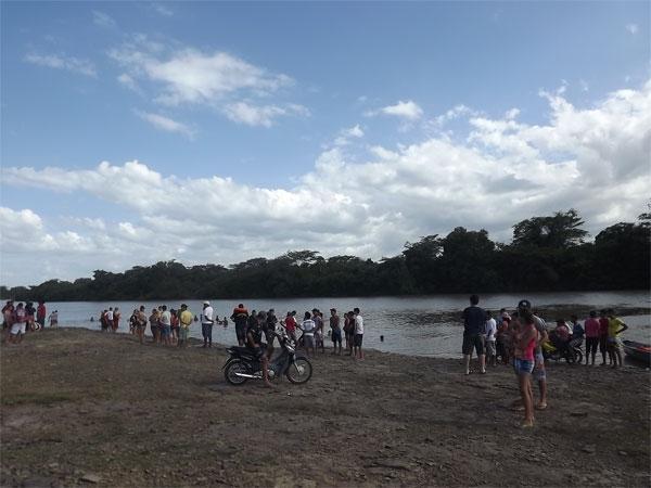 FOTOS: Genival Santos faz a alegria dos foliões no 2º dia de Carnaval de Caxingó - Imagem 9