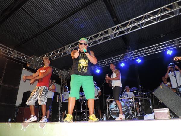 Oz meninos e Bloco Foi a Base que eu Fiz agitam a segunda noite de carnaval em Ribeiro Gonçalves, fotos - Imagem 8