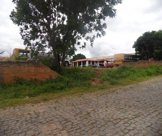 Parte de muro de escola e garagem municipal estão no chão há mais de 4 meses - Imagem 2