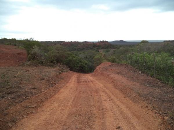 Vera Mendes: Prefeitura segue firme construindo novas estradas e realiza antigo sonho de moradores. - Imagem 16