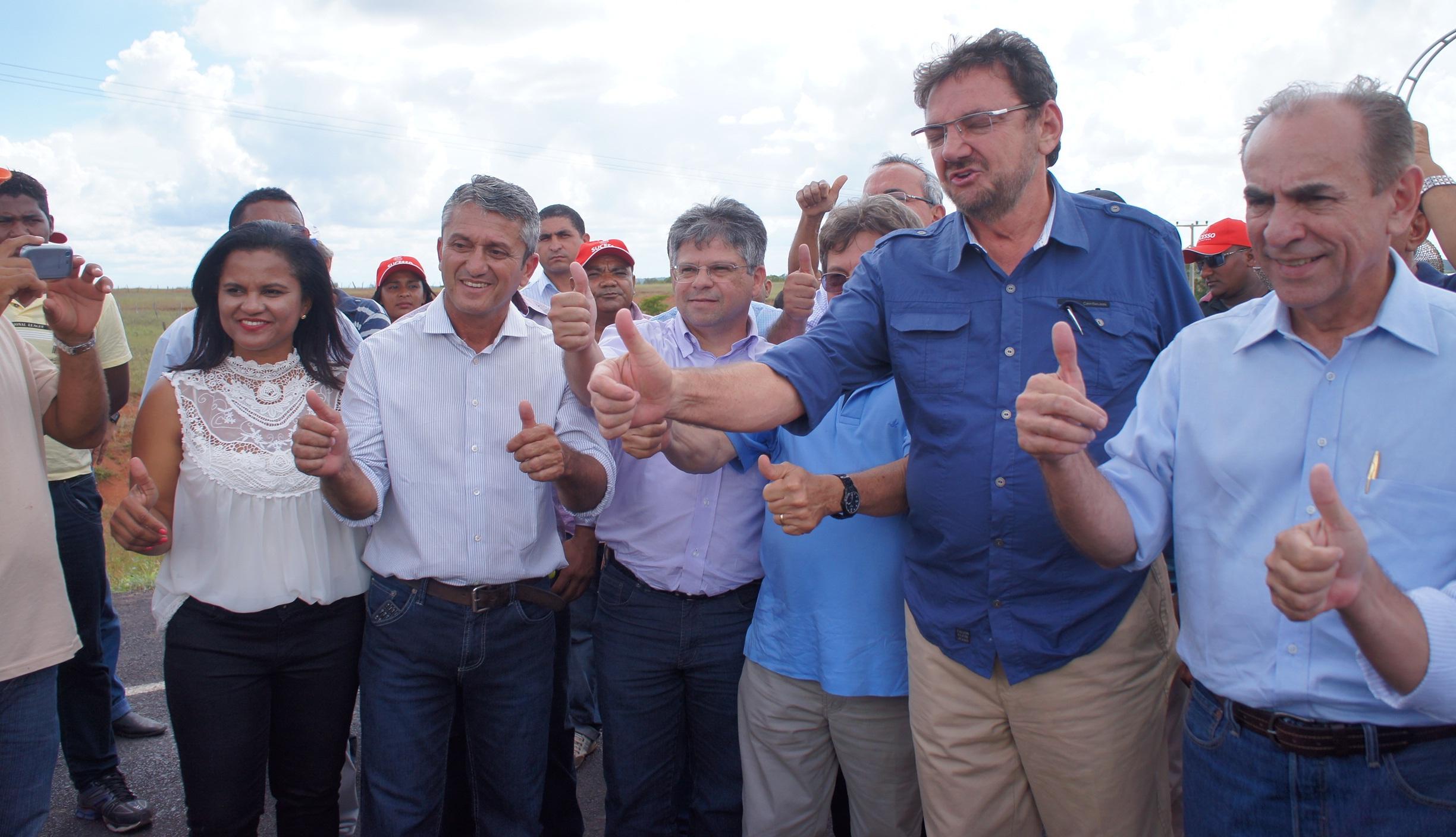 Governo estrega obras no extremo sul do Piauí.