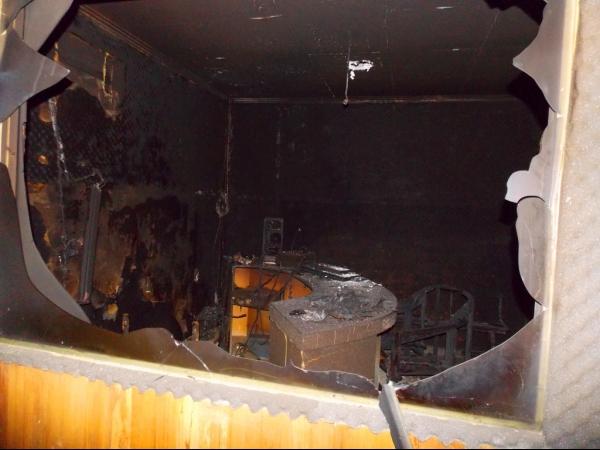 Raio cai sobre torre de rádio e destrói todo o equipamento e estrutura - Imagem 6