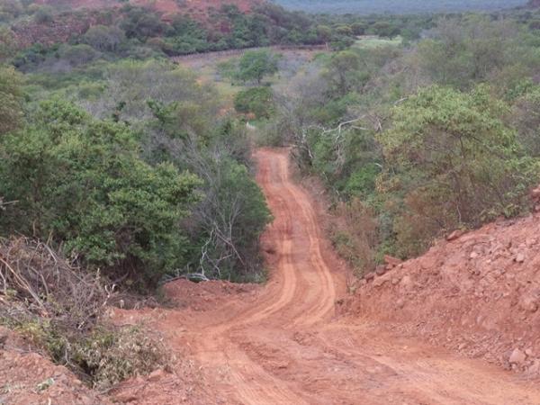 Vera Mendes: Prefeitura segue firme construindo novas estradas e realiza antigo sonho de moradores. - Imagem 15