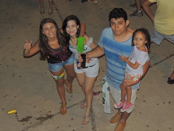 Bandas levam o público à praça na segunda feira de carnaval - Imagem 28