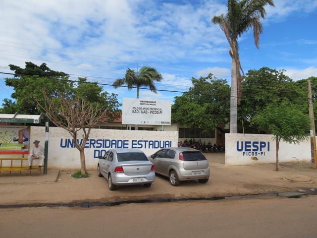 MP entra com ação contra concurso da Uespi