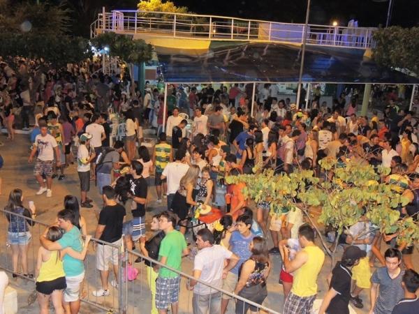 Bandas levam o público à praça na segunda feira de carnaval - Imagem 8