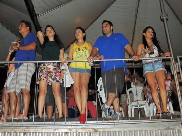 Bandas levam o público à praça na segunda feira de carnaval - Imagem 41