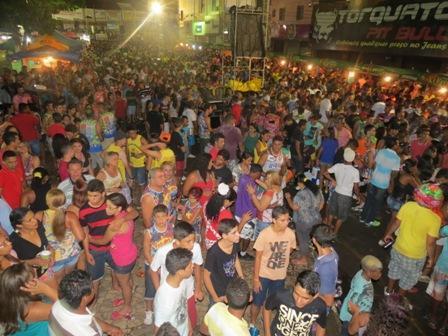 Foliões elogiam organização do Calor e Folia 2014
