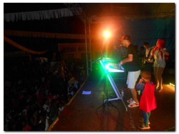 Cristiano Pipow agitou a galera na Praça da Rodoviária - Imagem 3