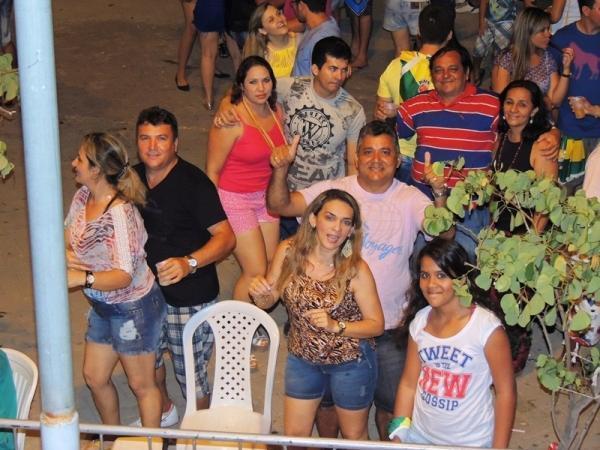 Bandas levam o público à praça na segunda feira de carnaval - Imagem 29