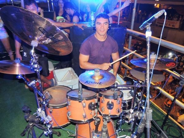 Prefeita Neuma Café se confraterniza com o povão na terça de carnaval - Imagem 69