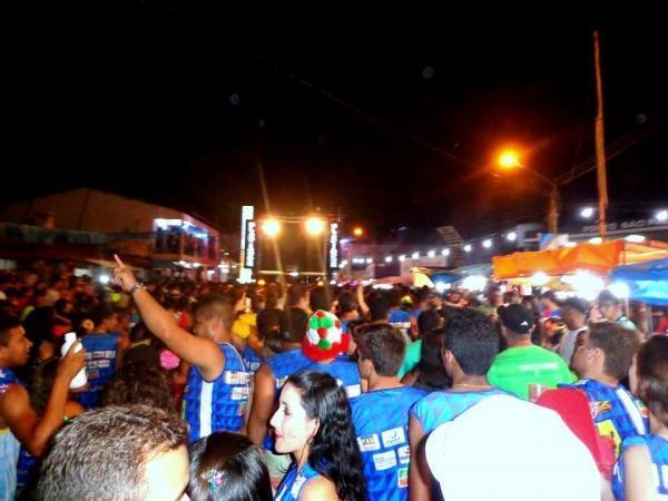Gilmelândia fecha com chave de ouro a última noite de Carnaval em Barras - Imagem 107