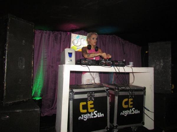 Confira fotos do Camarote Super Top na última noite de Carnaval - Imagem 12