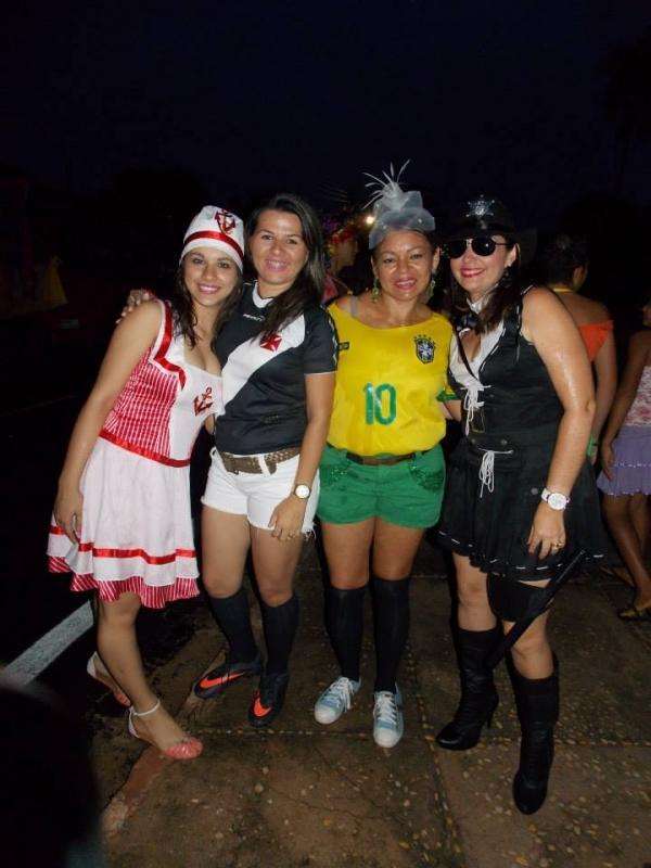 Carnaval de rua alegra foliões. - Imagem 6