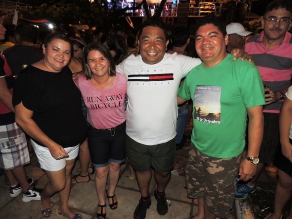 Prefeita Neuma Café se confraterniza com o povão na terça de carnaval - Imagem 50