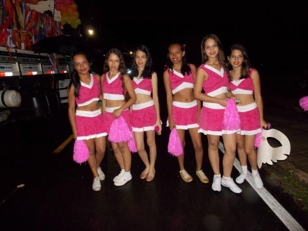 Carnaval de rua alegra foliões. - Imagem 5