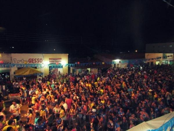 Gilmelândia fecha com chave de ouro a última noite de Carnaval em Barras - Imagem 99