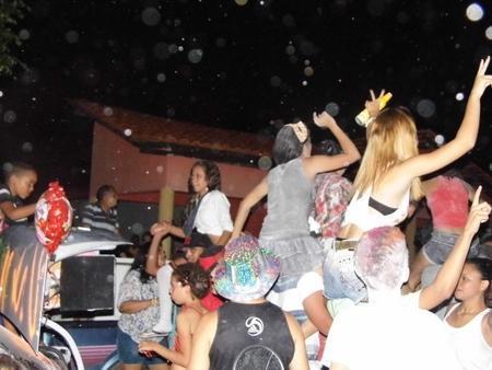 Carnaval do povão, arrasta multidão em jardim do Mulato - Imagem 17