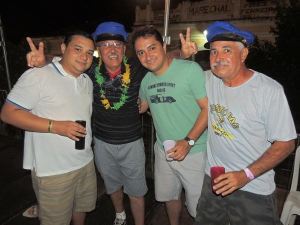 Prefeita Neuma Café se confraterniza com o povão na terça de carnaval - Imagem 115