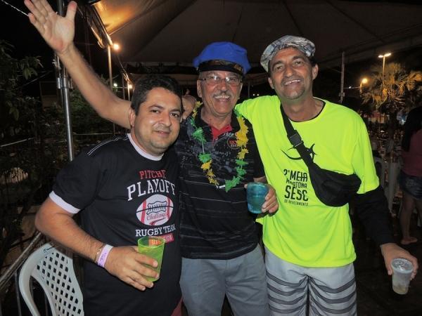 Prefeita Neuma Café se confraterniza com o povão na terça de carnaval - Imagem 107