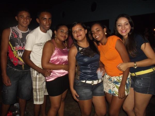 Forró Nova Pressão anima última noite de Carnaval de Santa Rosa do Piauí - Imagem 9