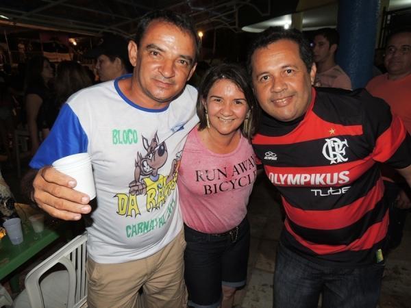 Prefeita Neuma Café se confraterniza com o povão na terça de carnaval - Imagem 13