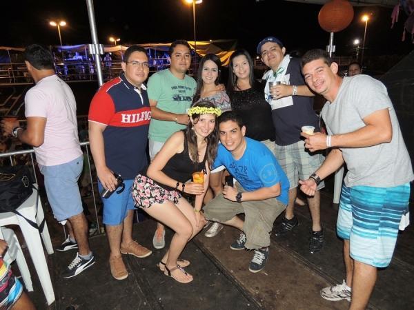 Prefeita Neuma Café se confraterniza com o povão na terça de carnaval - Imagem 79