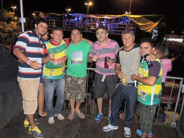 Prefeita Neuma Café se confraterniza com o povão na terça de carnaval - Imagem 93