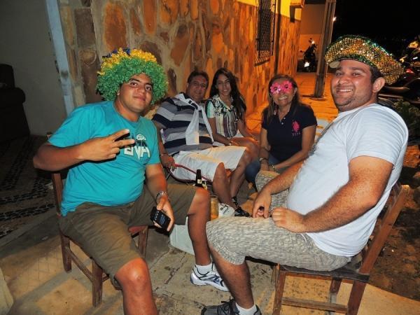 Prefeita Neuma Café se confraterniza com o povão na terça de carnaval - Imagem 118