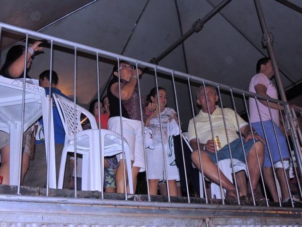 Prefeita Neuma Café se confraterniza com o povão na terça de carnaval - Imagem 98