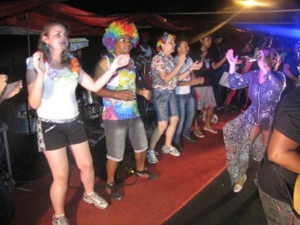 Muita festa e alegria no ultimo dia de carnaval no município de Miguel Alves - Imagem 33