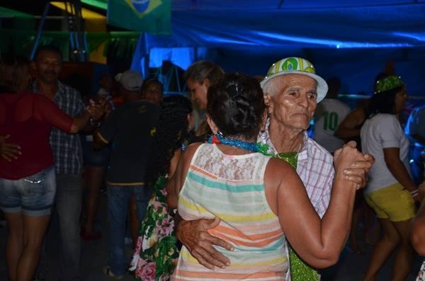 Santo Inácio tem animação durante os dias de carnaval com participação de um grande público - Imagem 19