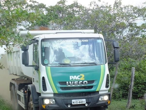 Prefeitura de Dom Expedito Lopes recupera 4 Km de estrada vicinal  - Imagem 18