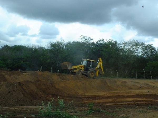 Prefeitura de Dom Expedito Lopes recupera 4 Km de estrada vicinal  - Imagem 16