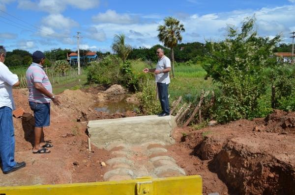 Prefeito Bernildo Val visita obras de infraestrutura no município de Buriti dos Lopes - Imagem 1
