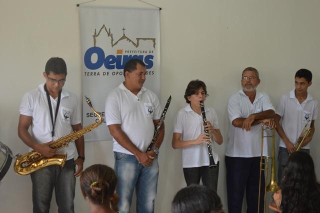 Alunos da rede municipal de ensino de Oeiras são contemplados com aulas de música