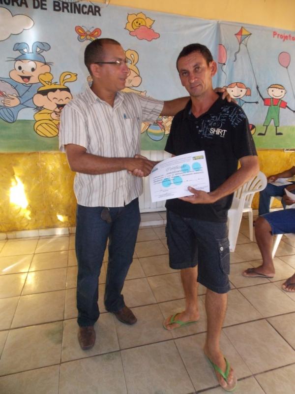 Alunos do curso de instalação elétrica recebem certificados - Imagem 25