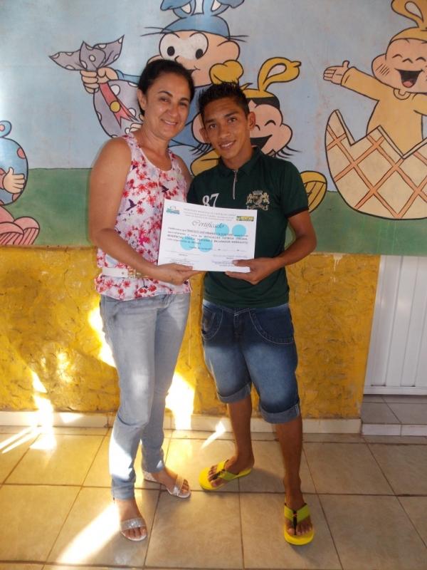 Alunos do curso de instalação elétrica recebem certificados - Imagem 15