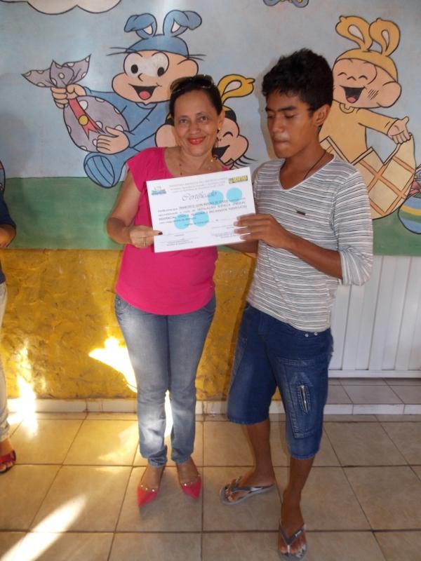 Alunos do curso de instalação elétrica recebem certificados - Imagem 11