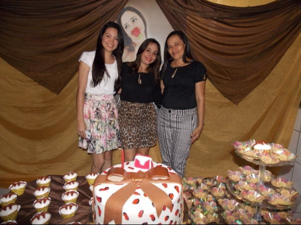 Primeira dama Lindyane Batista comemora aniversário ao lado de amigos e familiares. - Imagem 7