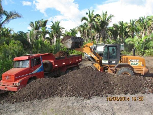 Prefeitura recupera estrada no interior do município - Imagem 9