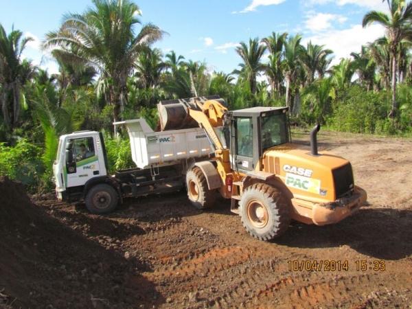 Prefeitura recupera estrada no interior do município - Imagem 12