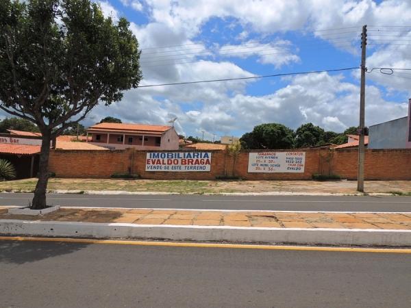 Dois excelentes terrenos à vendas localizados no centro comercial - Imagem 2