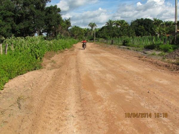 Prefeitura recupera estrada no interior do município - Imagem 4