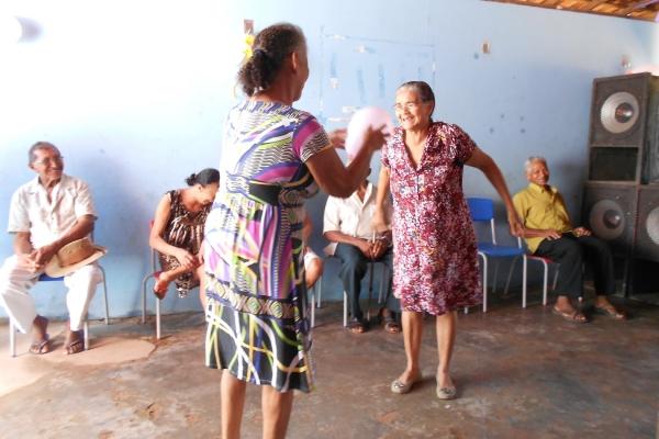 A Prefeita de Currais Claudia Lobo Promove mais um encontro dos idosos no CRAS, - Imagem 16