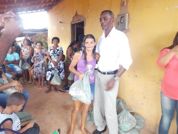 Vice-prefeito mantém a tradição de distribuição de cestas básicas na semana santa. - Imagem 3