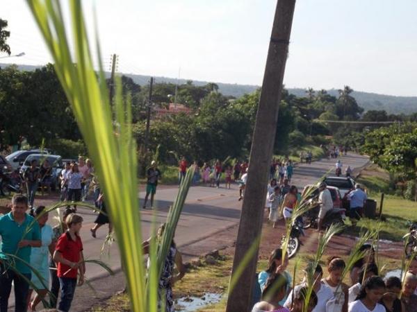 Procissão e missa do Domingo de Ramos abrem Semana Santa em Batalha - PI - Imagem 17