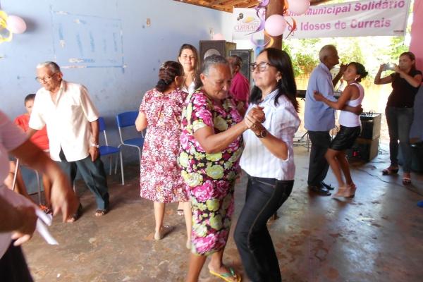 A Prefeita de Currais Claudia Lobo Promove mais um encontro dos idosos no CRAS, - Imagem 10