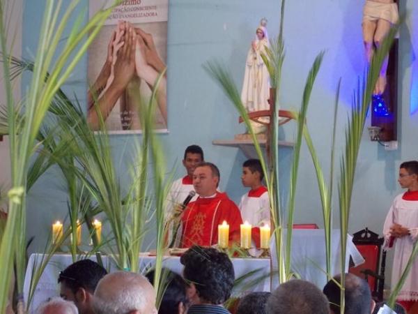 Procissão e missa do Domingo de Ramos abrem Semana Santa em Batalha - PI - Imagem 1